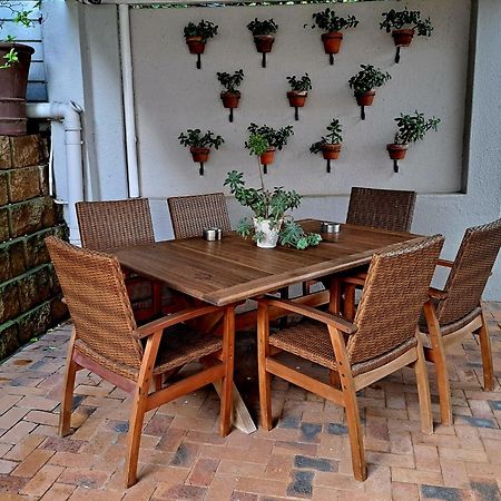 Four Palms Accommodation Durbanville Esterno foto