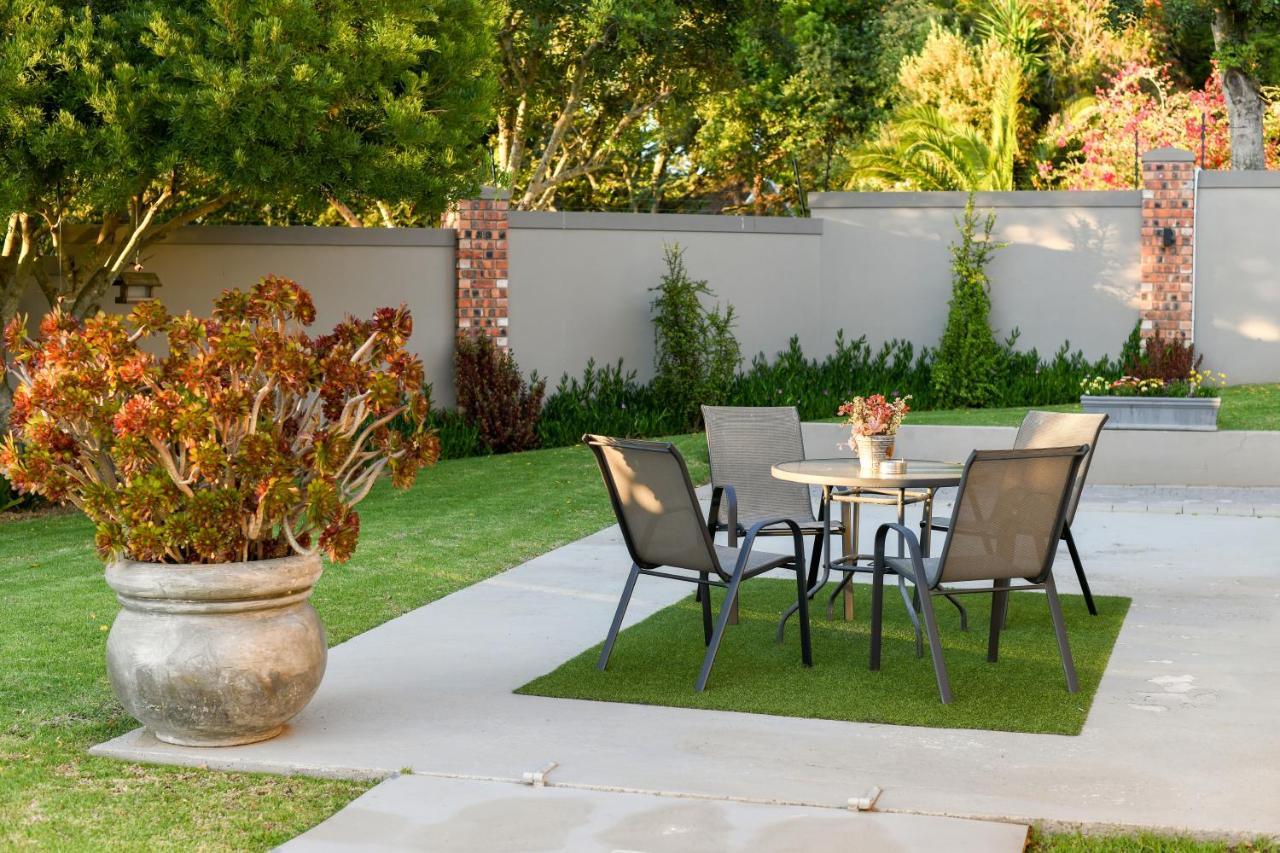 Four Palms Accommodation Durbanville Esterno foto