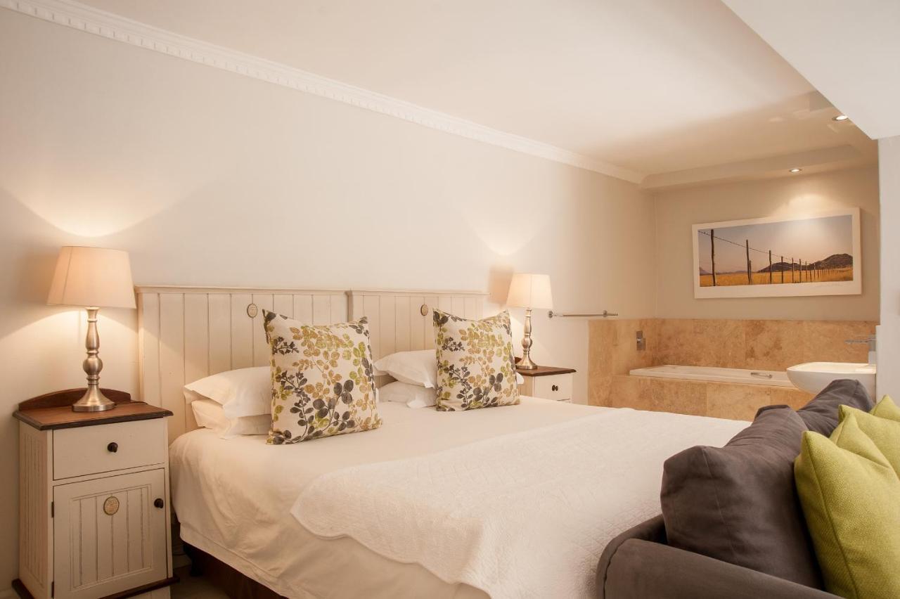 Four Palms Accommodation Durbanville Esterno foto
